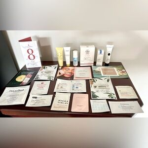 22 piece luxury beauty sample kit! $150 value!!! Brand new. Never opened!W/Bag!